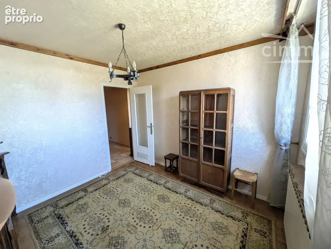 Appartement T5 - Résidence isolée et ravalée en 2023 - photo 6
