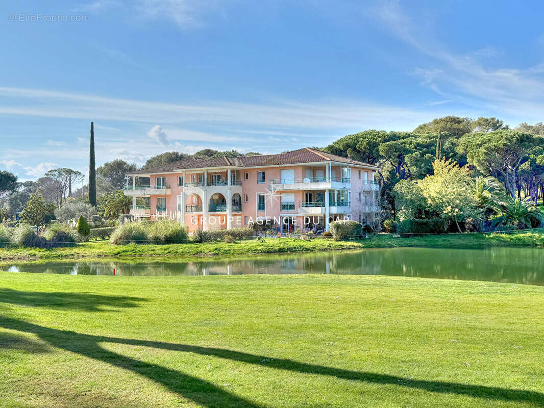 Saint raphael les golfs appartement 4 pieces dernier etage avec garage - photo 16
