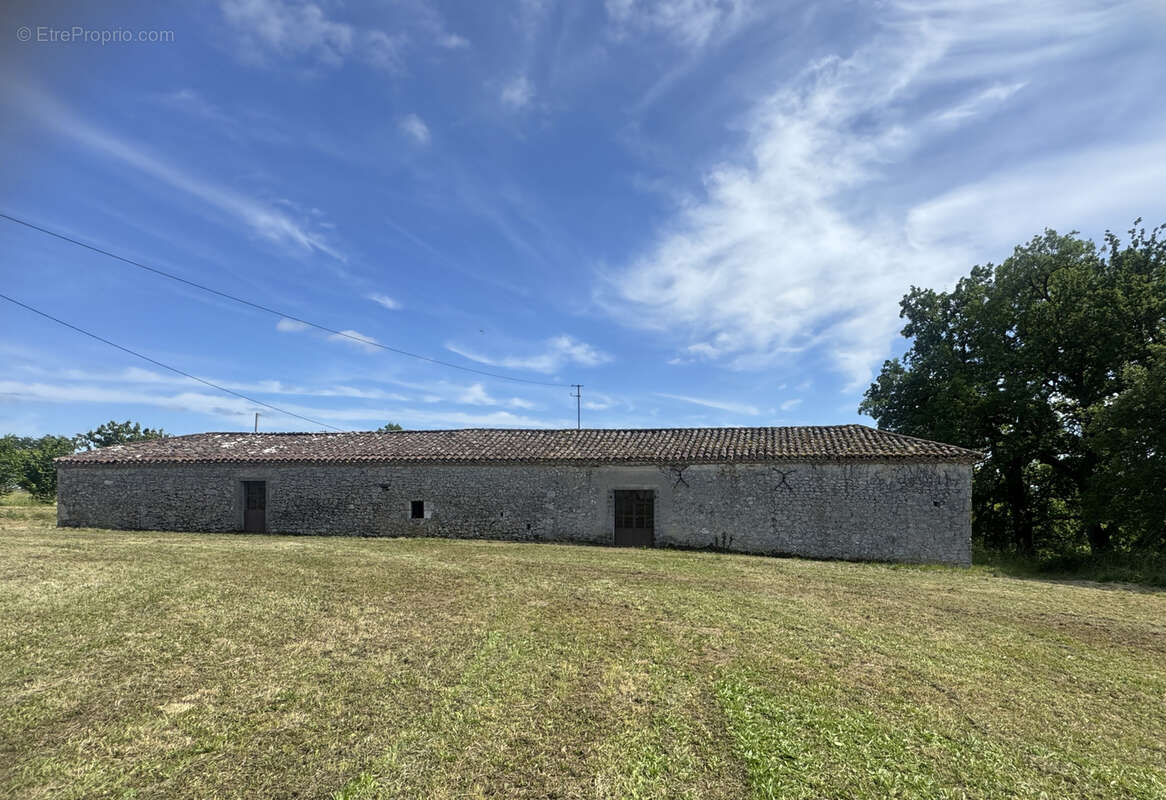 Maison à SAINT-NAZAIRE-DE-VALENTANE