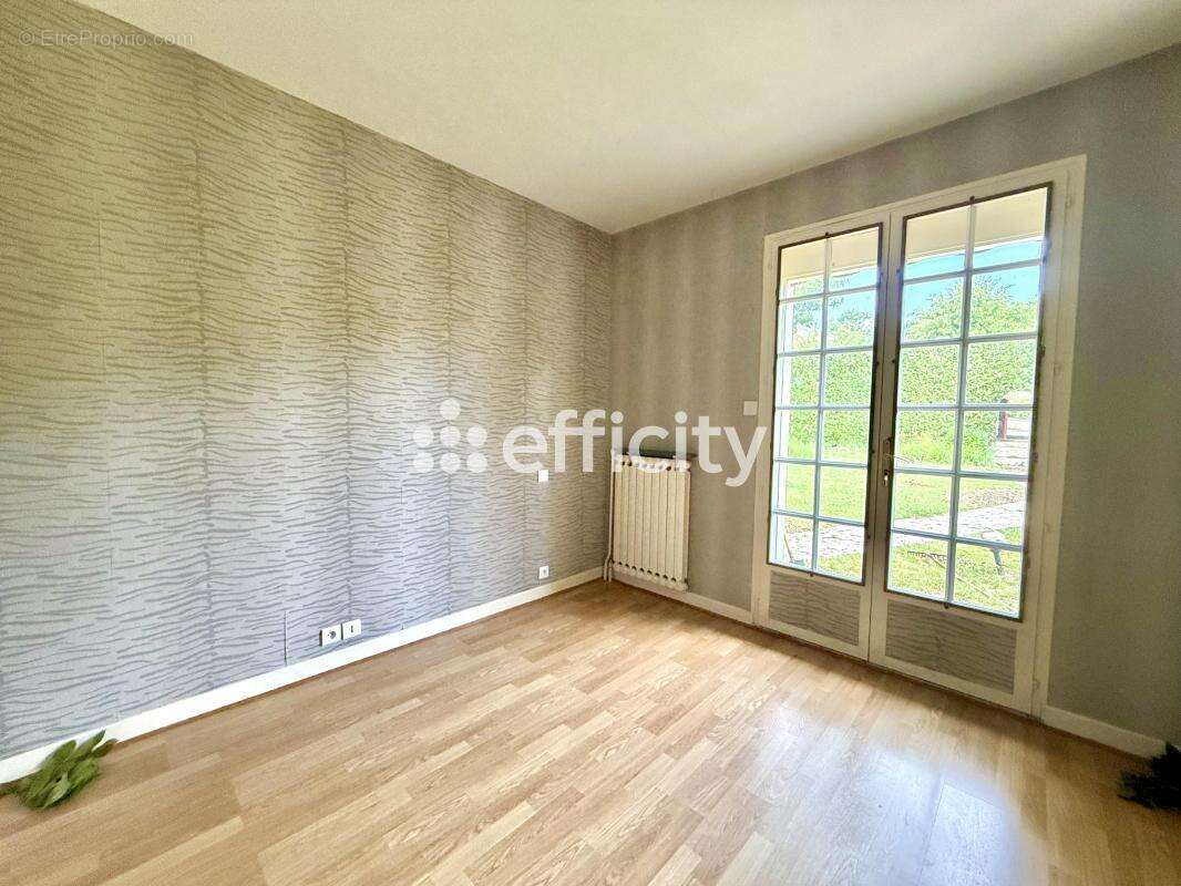 Maison 246 m² à Merlieux-Et-Fouquerolles  - photo 18