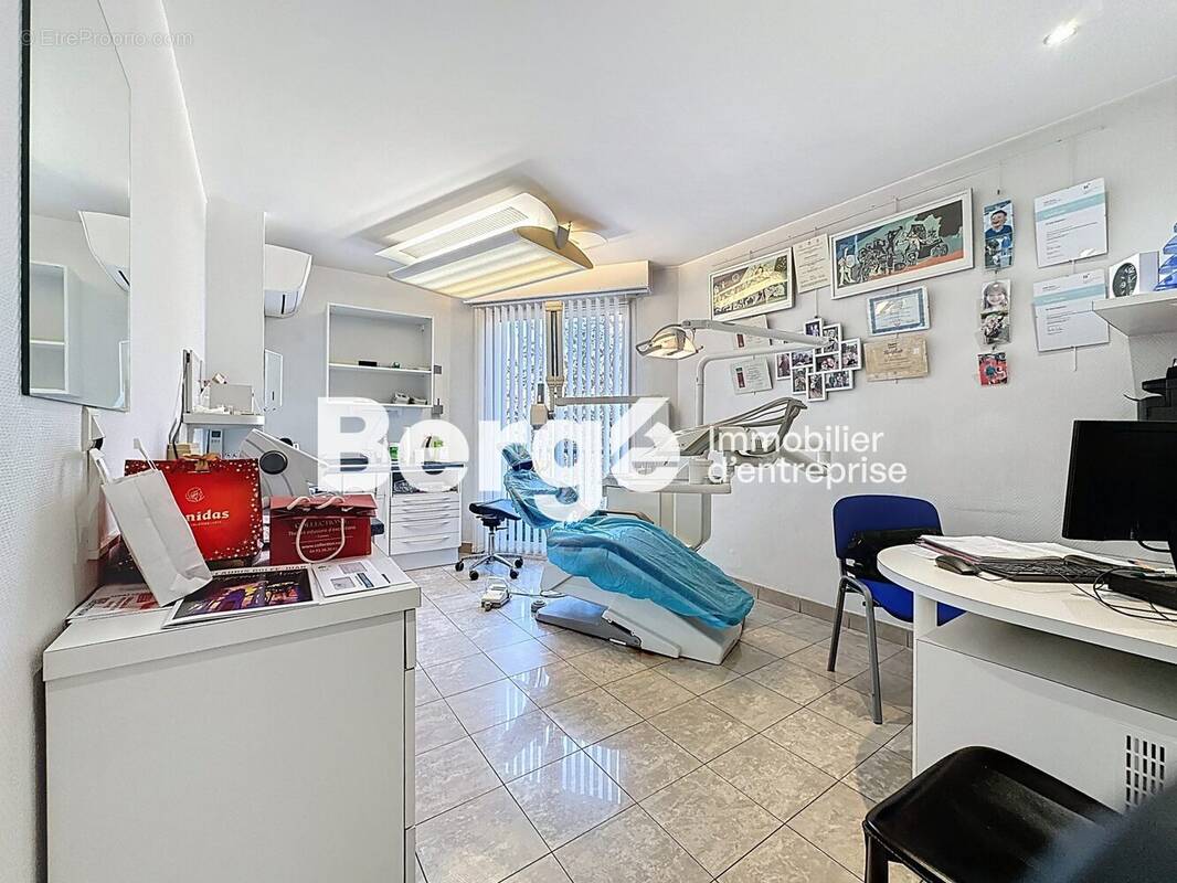 Commerce à VALLAURIS