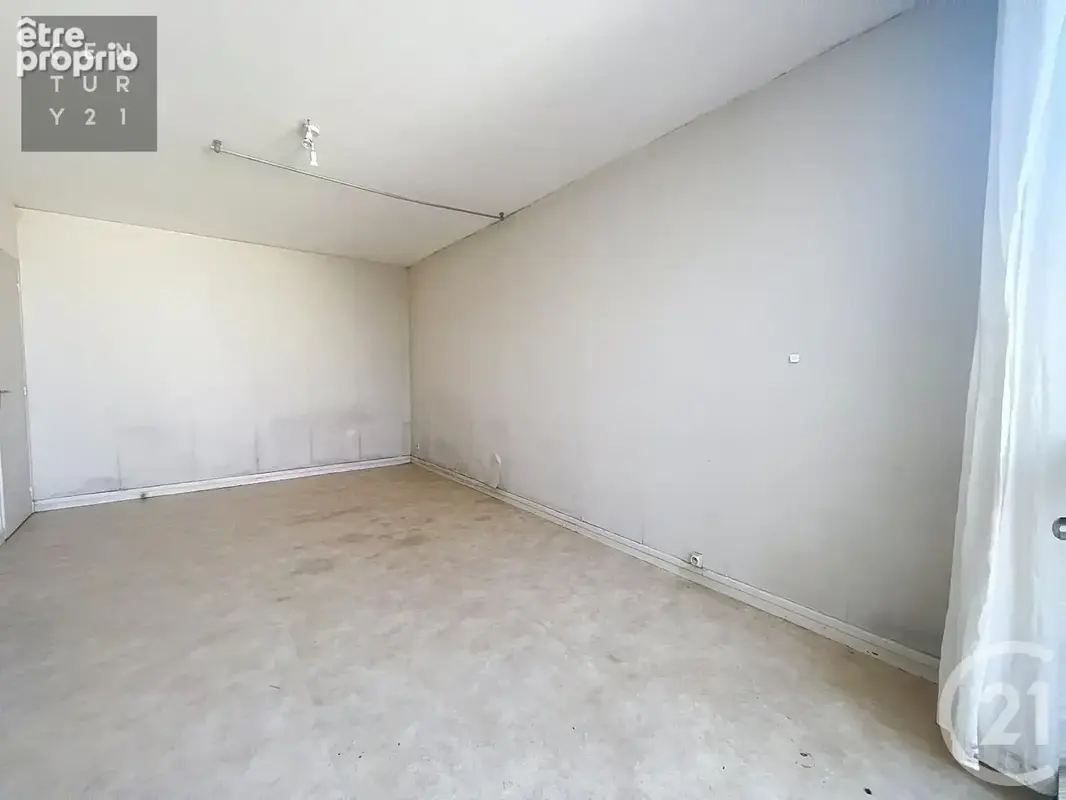 Appartement 1 pièce 30 m² à vendre à Troyes (10000) - photo 2