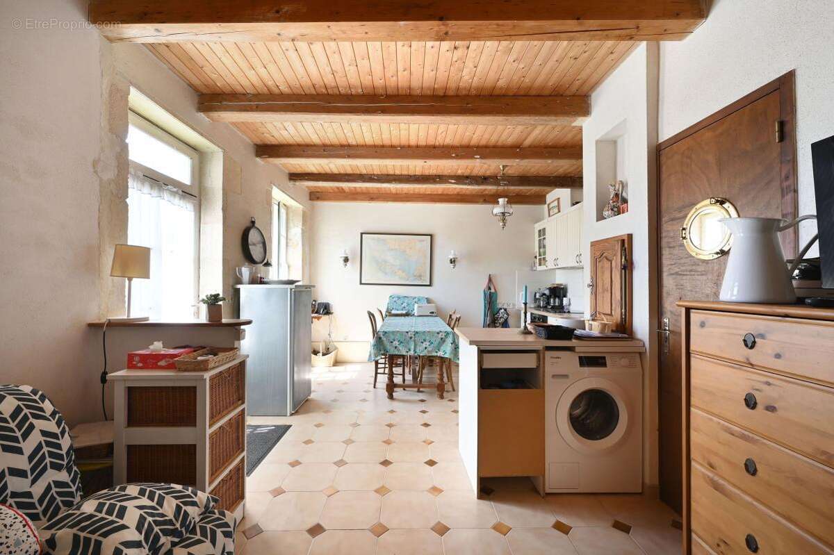 Typique maison de village À Vendre - photo 4