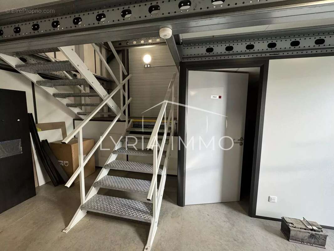 Commerce à LE CANNET-DES-MAURES