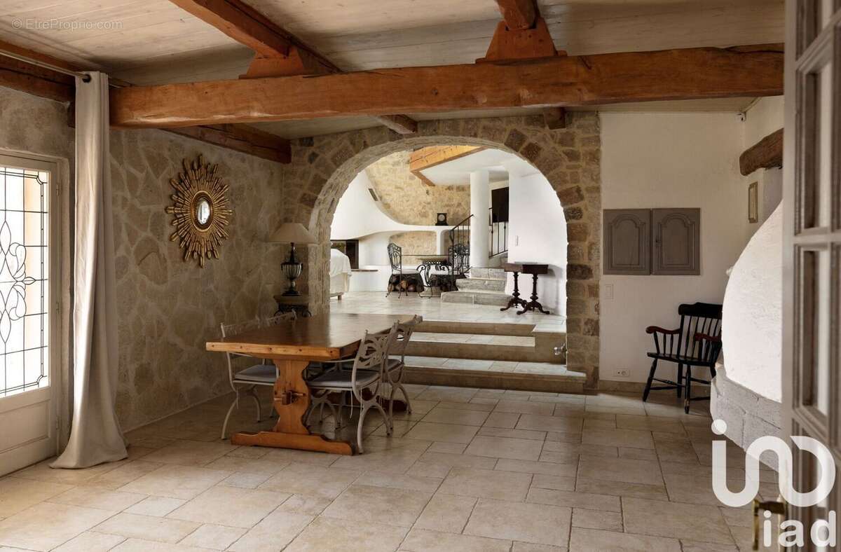Maison 186 m² à Gourdon  - photo 8