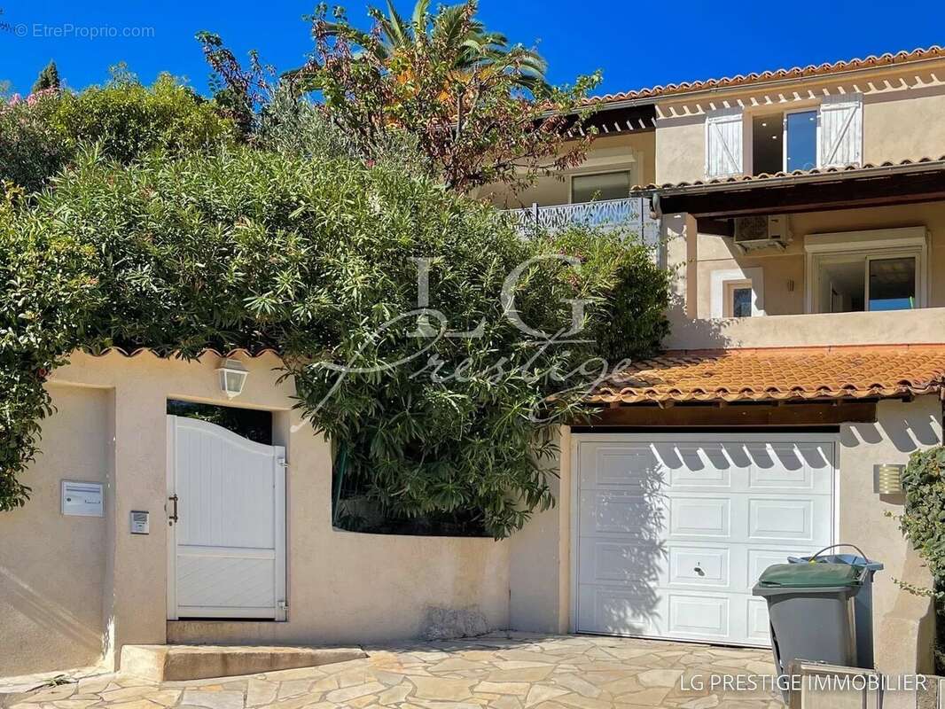 Maison à MANDELIEU-LA-NAPOULE