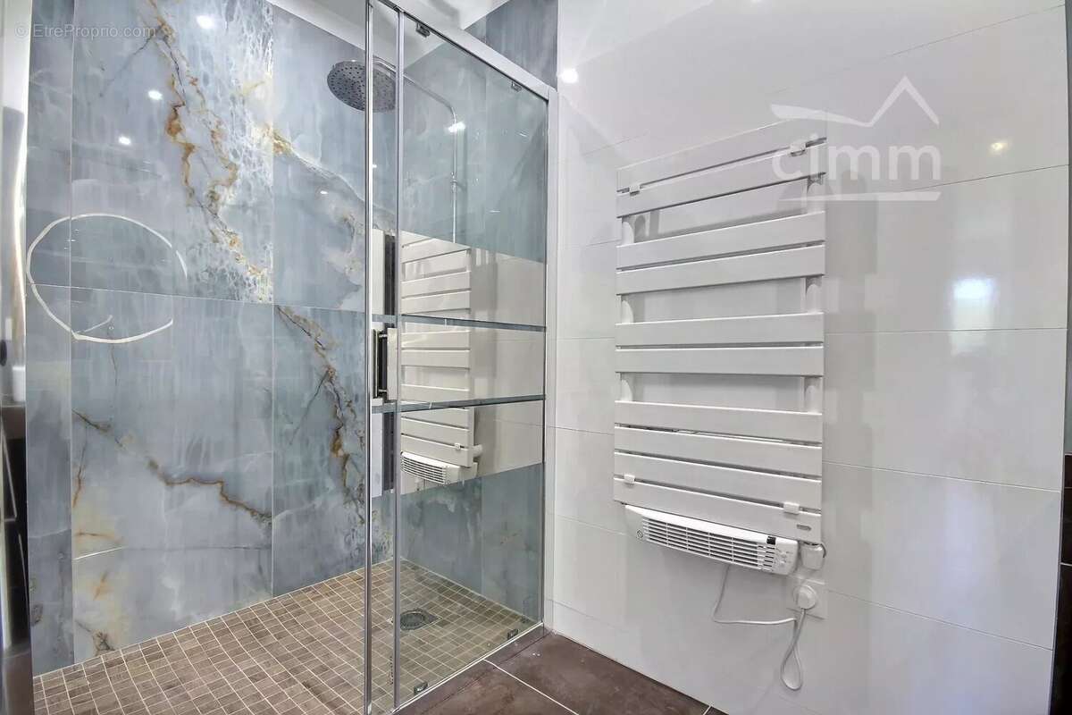 Appartement à LIVRON-SUR-DROME