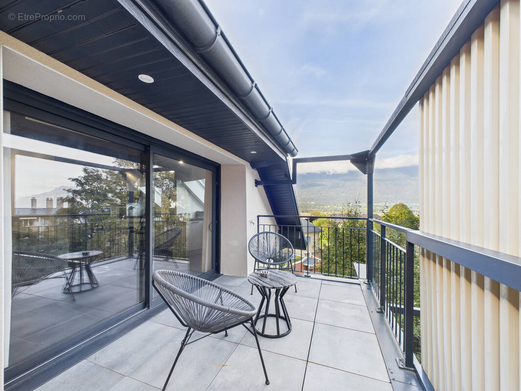 Appartement à VOGLANS