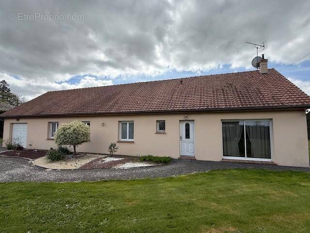 Maison à SAINT-JEAN-DU-THENNEY