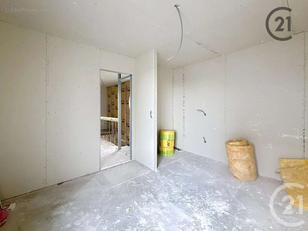 Maison à SAINT-JULIEN-LES-VILLAS