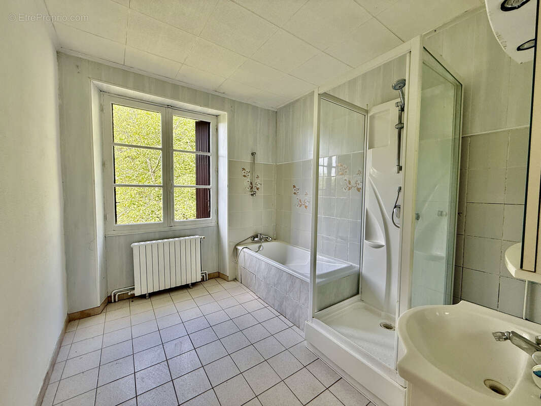 Maison à MARCILLAC-SAINT-QUENTIN