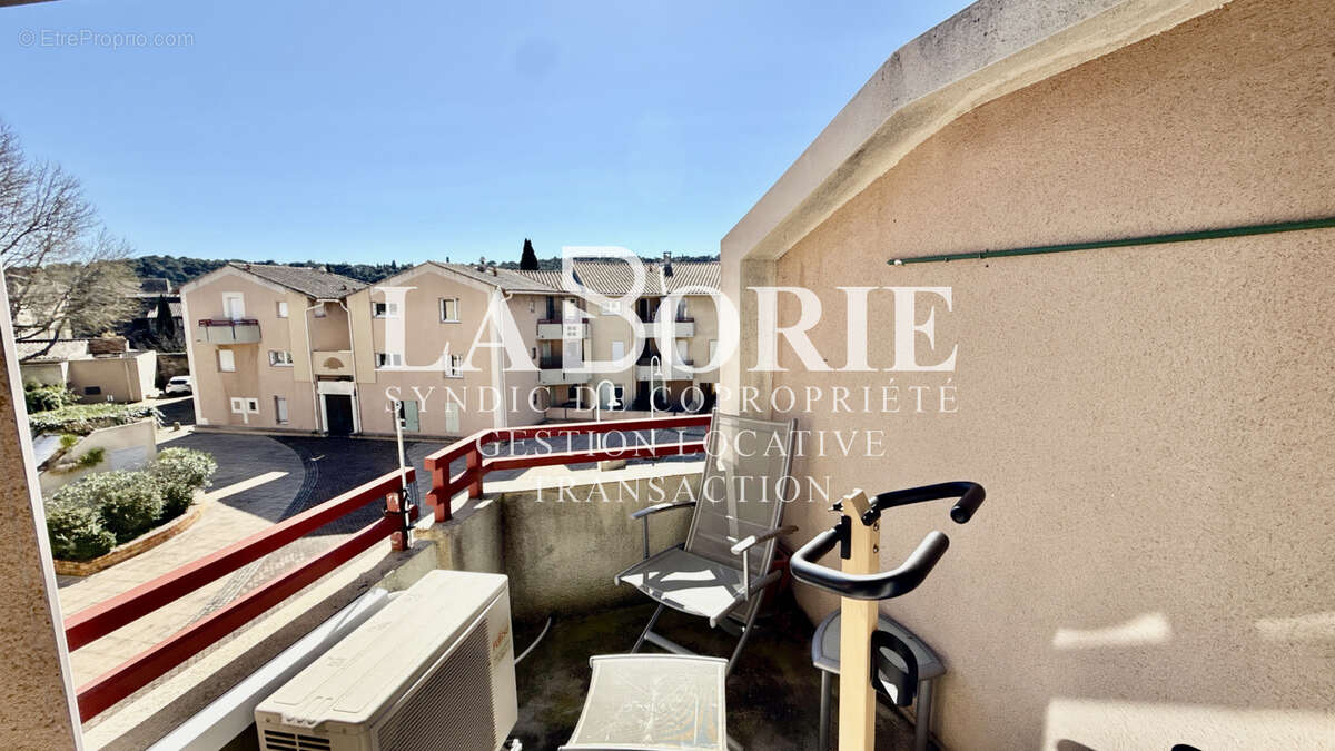 Appartement à VILLENEUVE-LES-AVIGNON