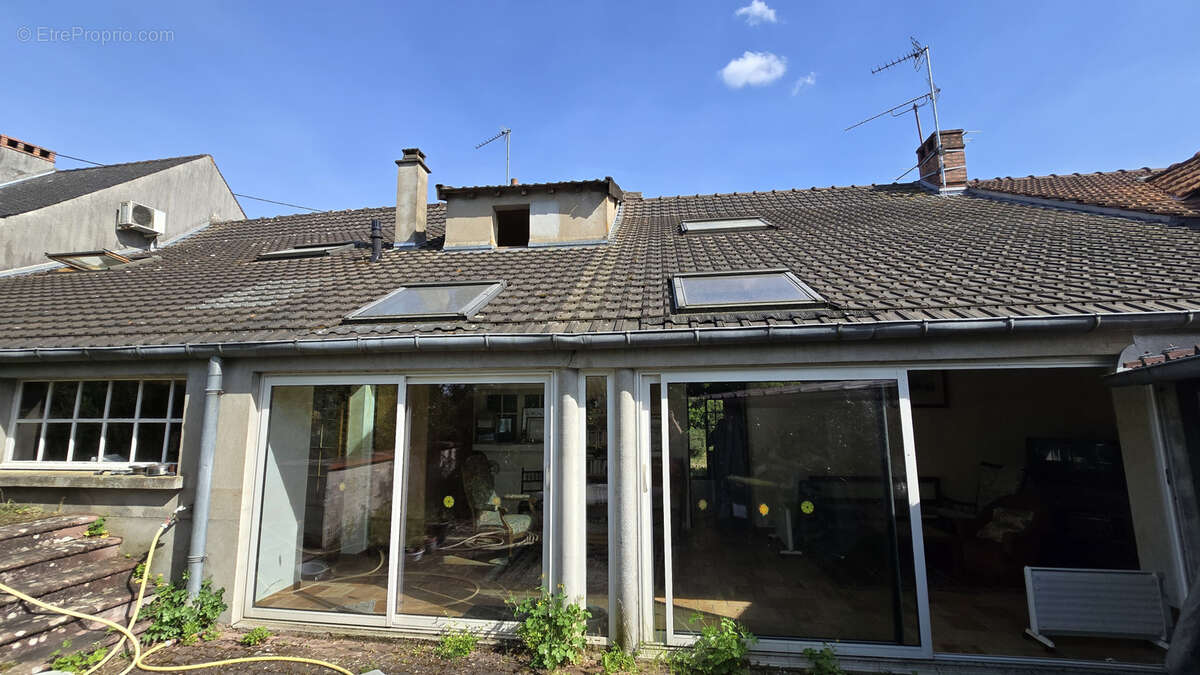 Maison à TAVERS