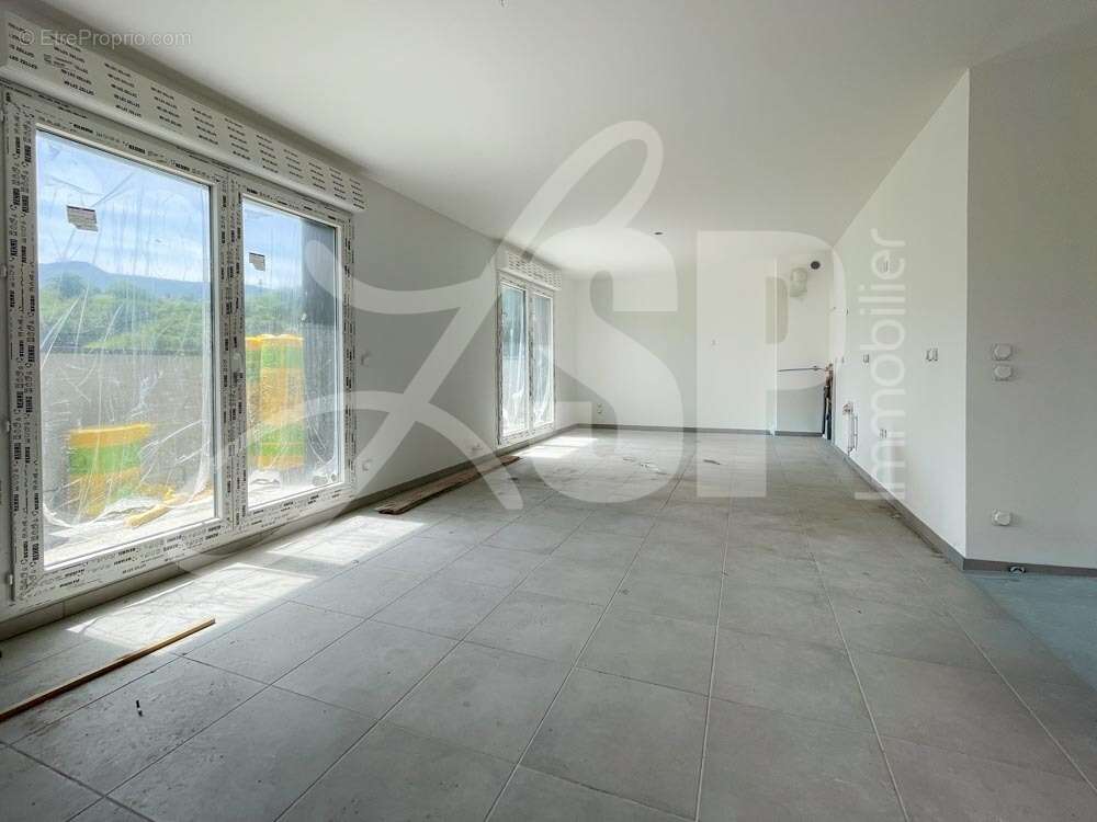 Appartement T3 neuf (C102)