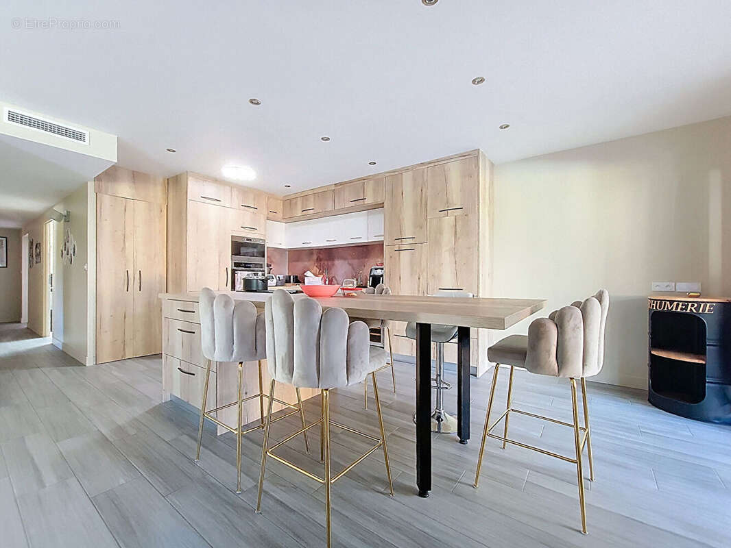 Maison à PAREMPUYRE