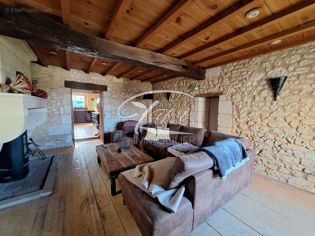 Maison à VILLEGOUGE