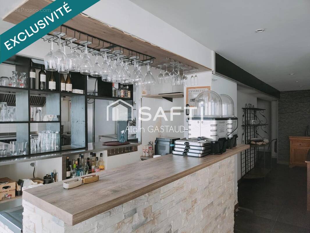 Photo 1 - Commerce à FREJUS