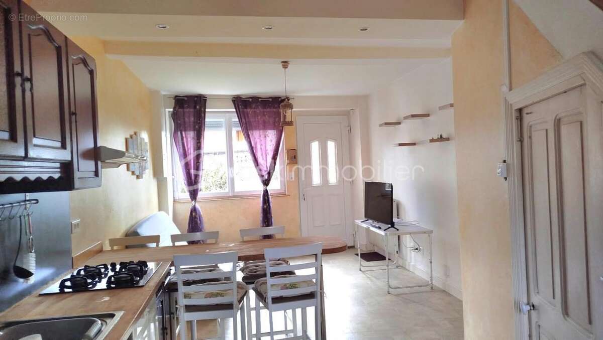 Maison à SAINT-REMY-SUR-DUROLLE