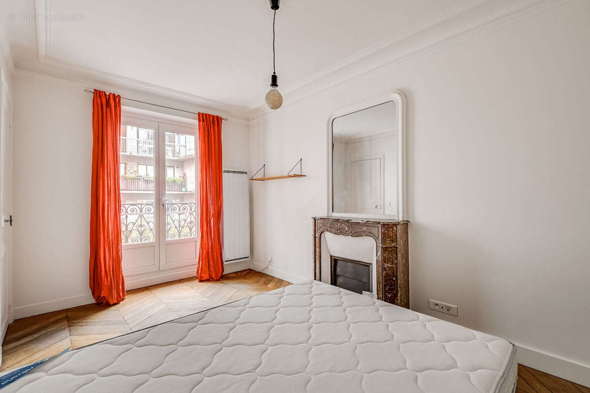 Appartement à PARIS-10E