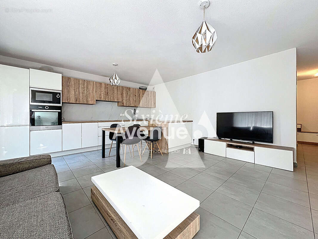 Appartement à MOUANS-SARTOUX