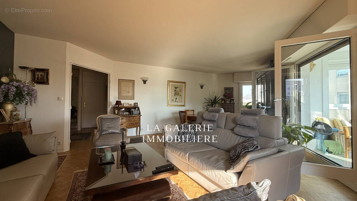 Appartement à SURESNES