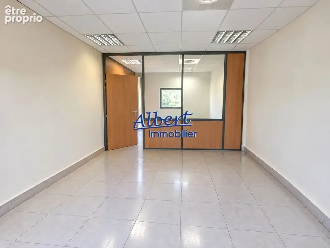 Bureaux La Seyne Sur Mer 3 pièce(s) 61 m2 - photo 3