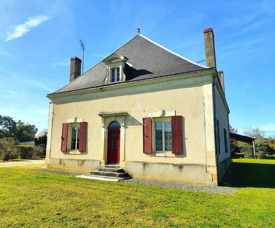 Maison à LA CHAPELLE-D&#039;ALIGNE