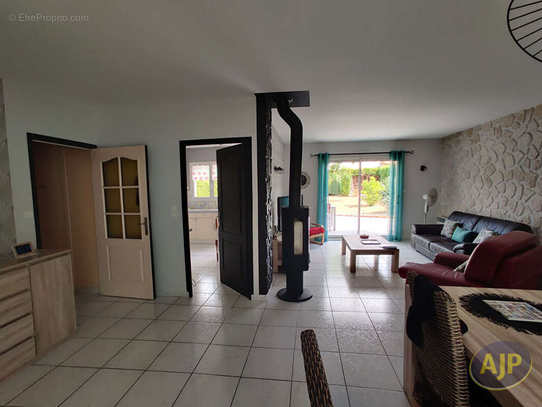 Maison à BEGROLLES-EN-MAUGES