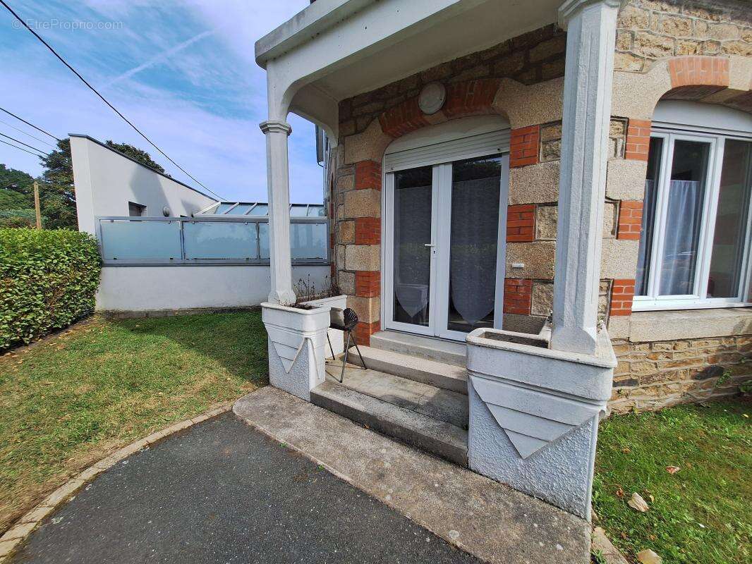 Appartement à PLESTIN-LES-GREVES