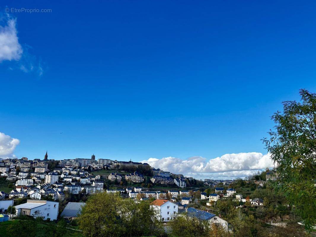 Terrain à LE MONASTERE