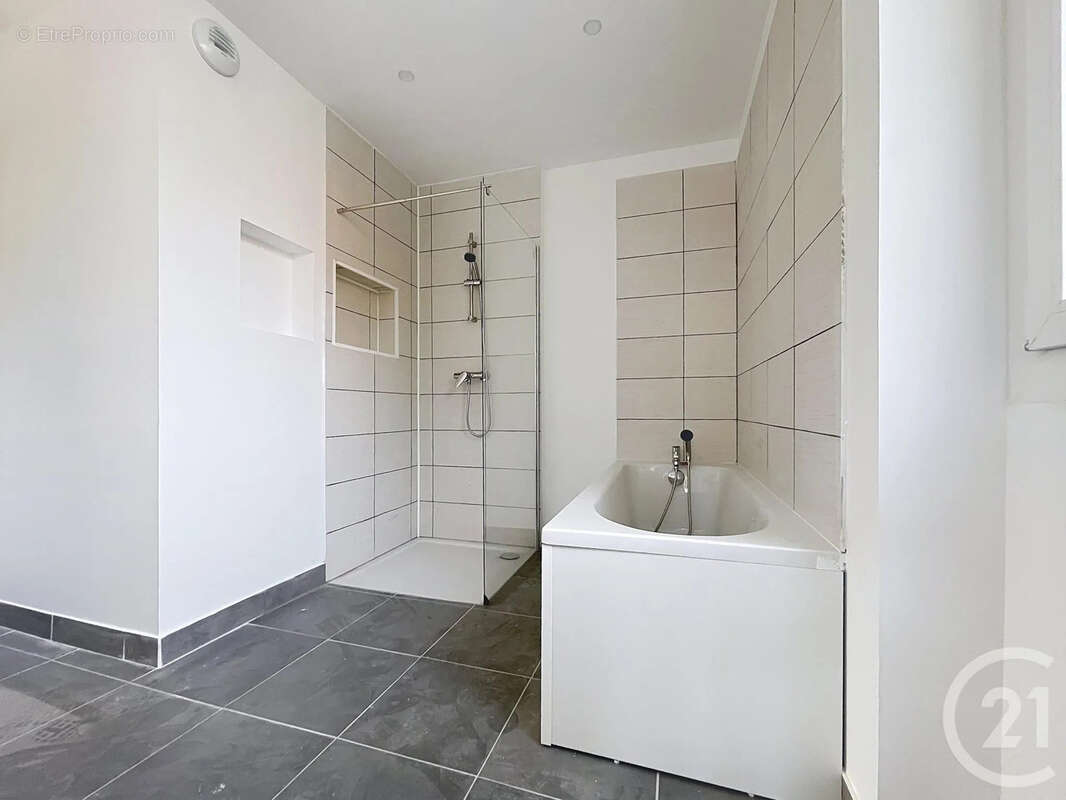 Maison à SAINT-ANDRE-LES-VERGERS