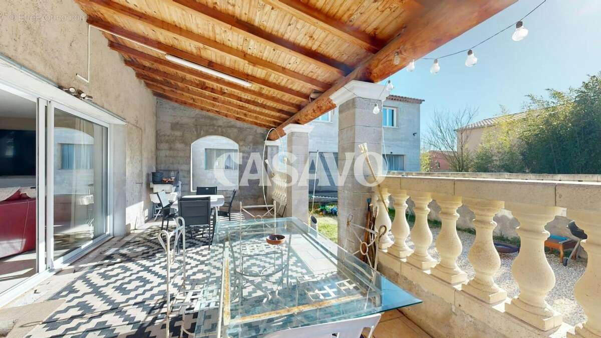 Vente Maison 10 pièces de 231m² - 84300 Taillades - photo 13
