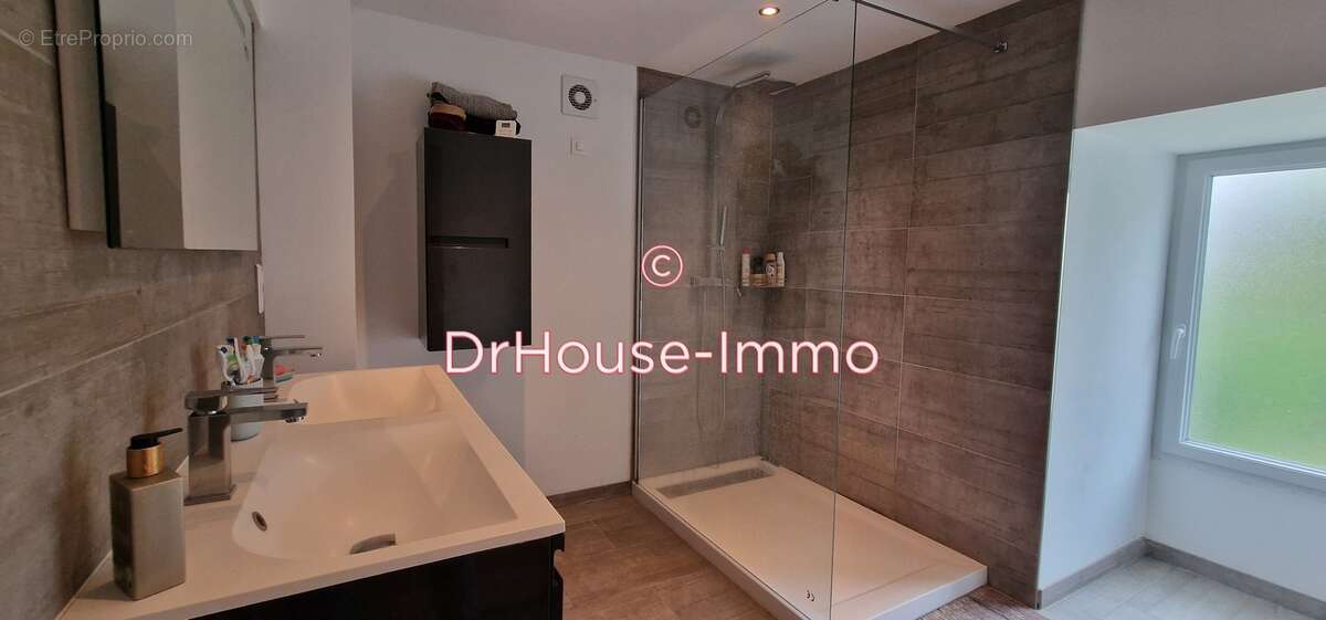 Maison à COURGENARD