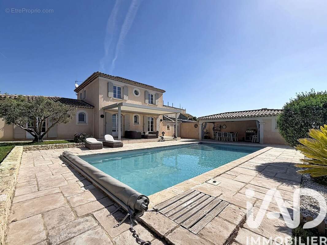 Photo 2 - Maison à SALON-DE-PROVENCE