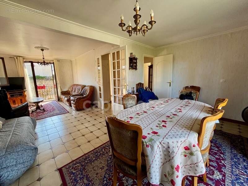 Maison à CHENNEVIERES-SUR-MARNE