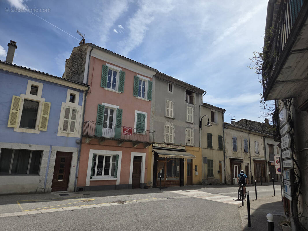 Maison à LA MOTTE-CHALANCON