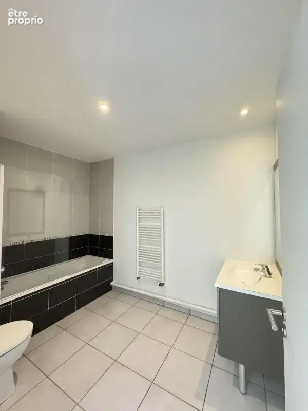 Appartement 2 pièces Lyon - 205000 € - photo 3
