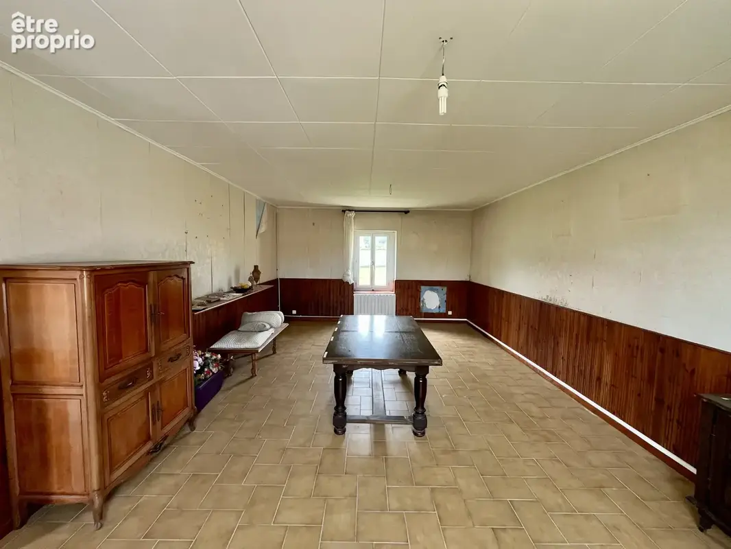 Centre de Craponne, maison individuelle à rénover avec dépendances sur terrain de 800m2. - photo 5