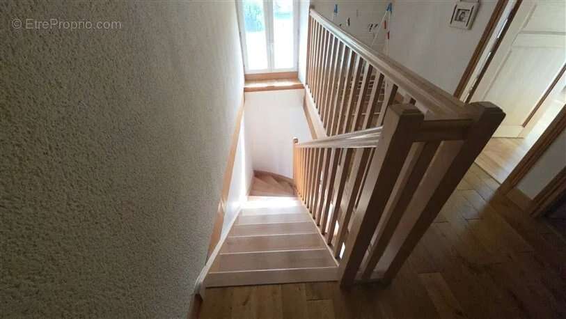 Maison à LUSSAC-LES-EGLISES