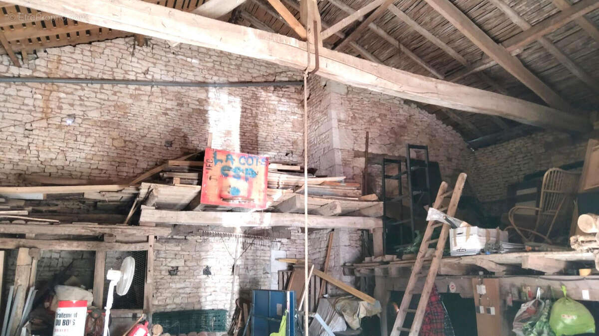 GRANGE - Maison à AUNAC