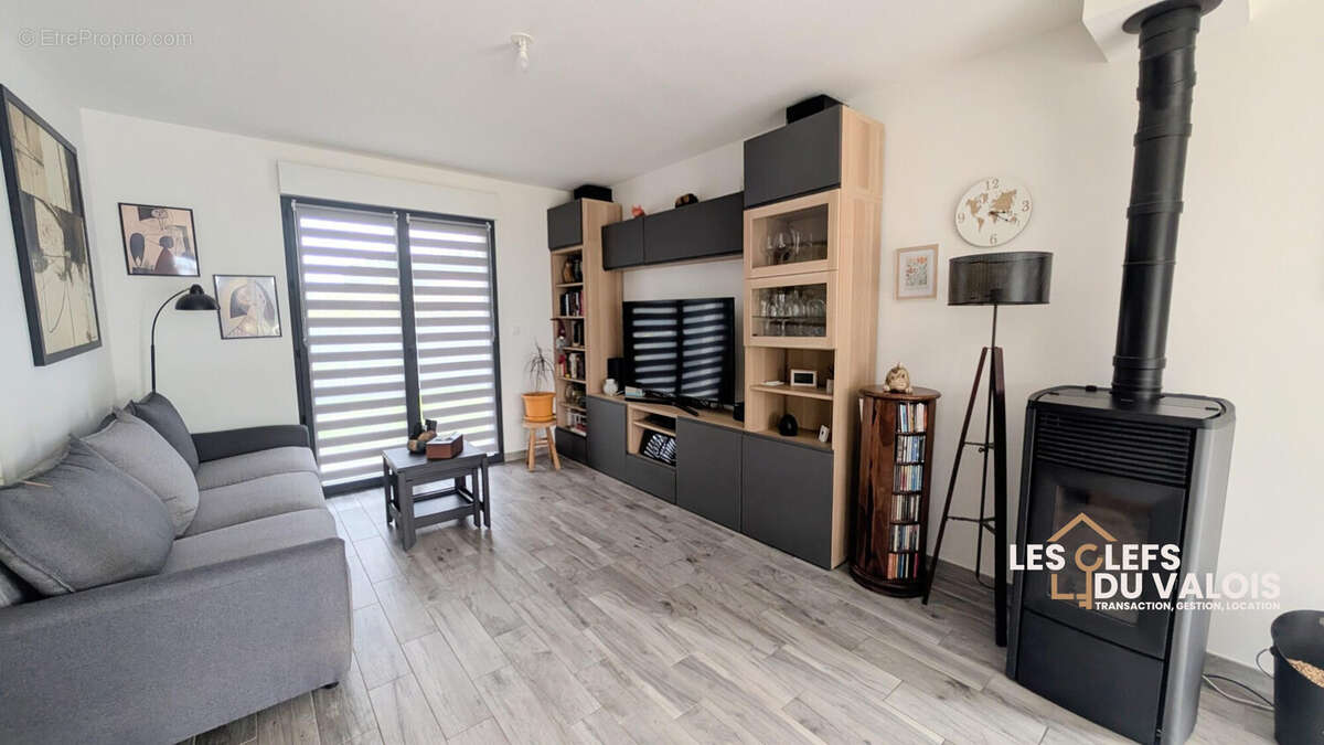 Salon - Maison à CREPY-EN-VALOIS