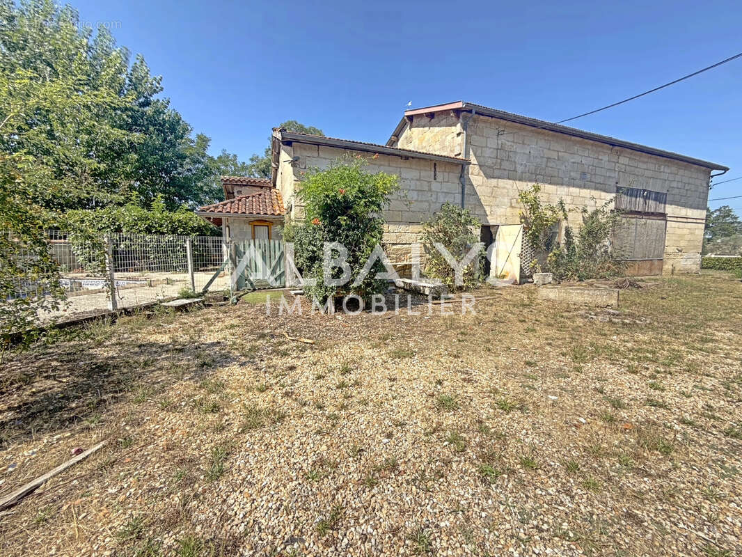 Maison Pierre avec terrain et dépendance. - photo 2