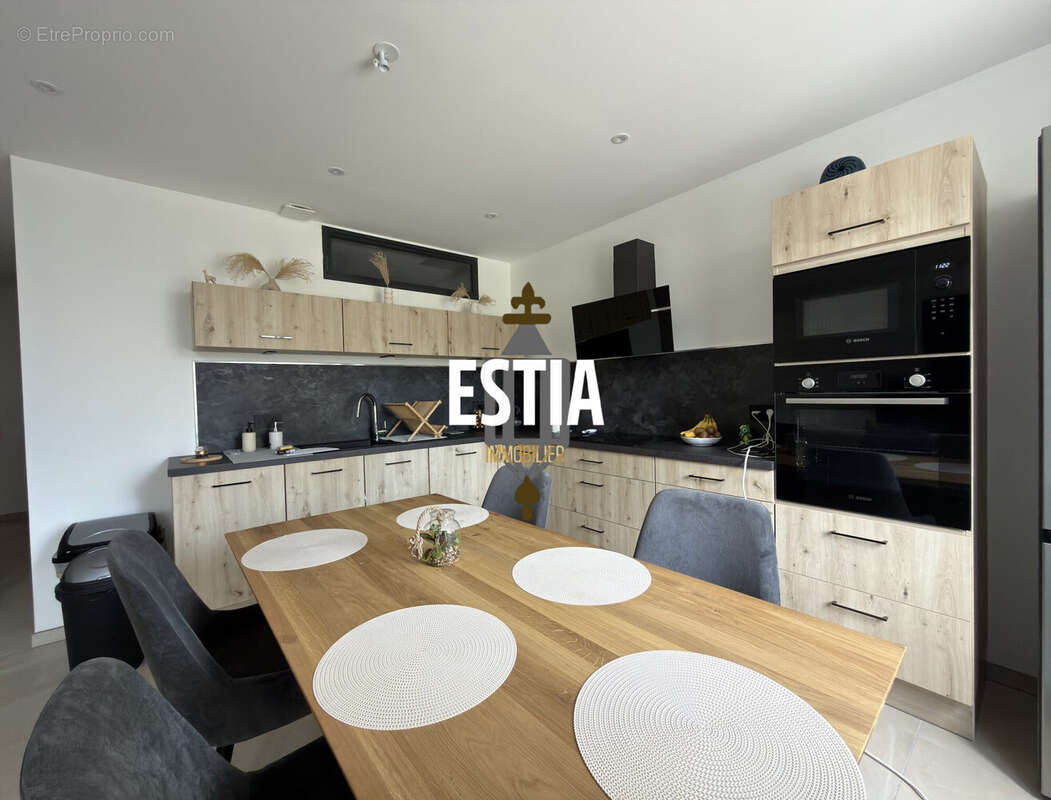 Appartement à LAY-SAINT-CHRISTOPHE