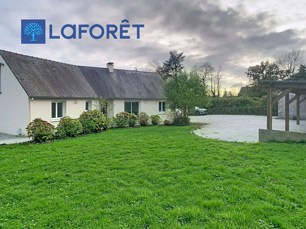 Maison à MUR-DE-BRETAGNE