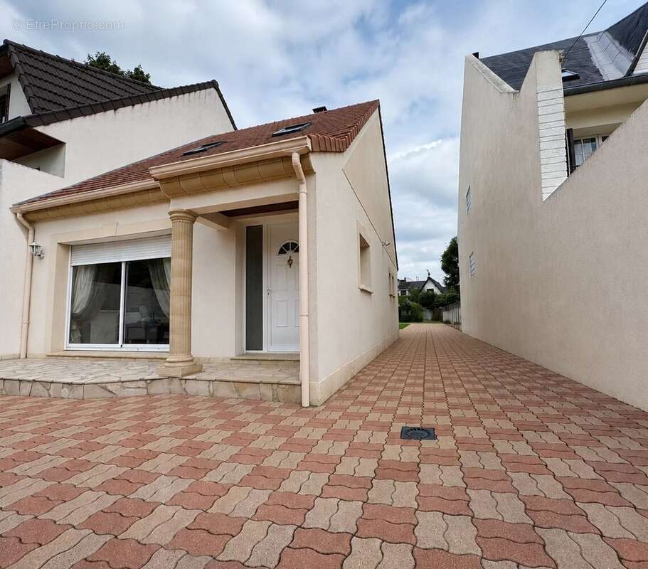 Maison à LE PLESSIS-TREVISE