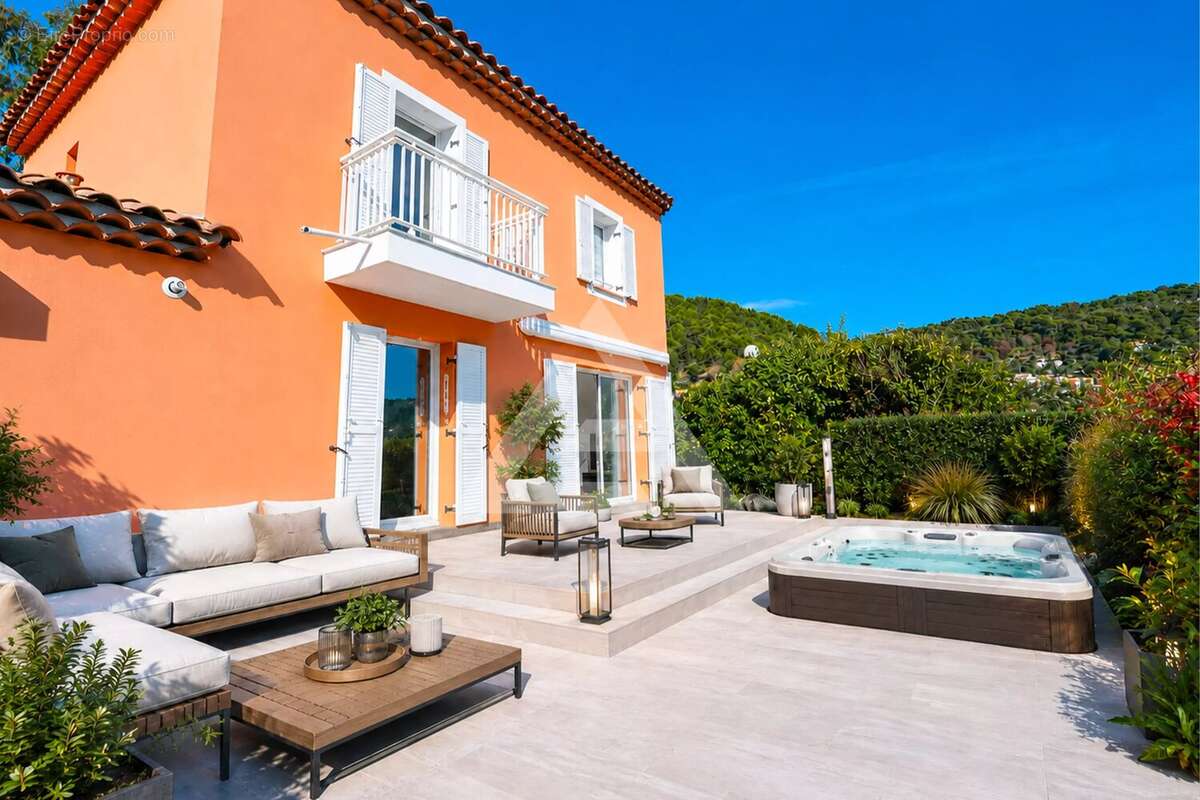 Maison à EZE