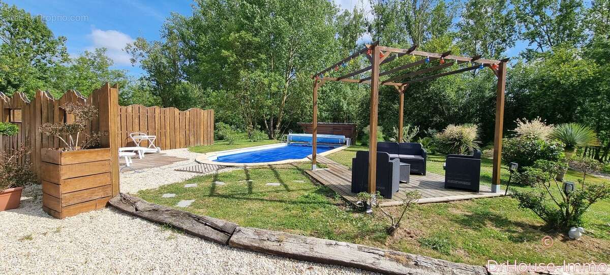 Maison à LE POIRE-SUR-VELLUIRE