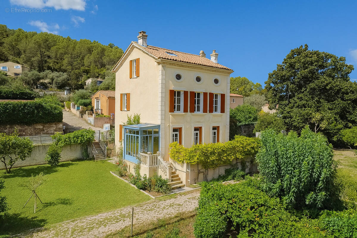 Maison à SOLLIES-TOUCAS