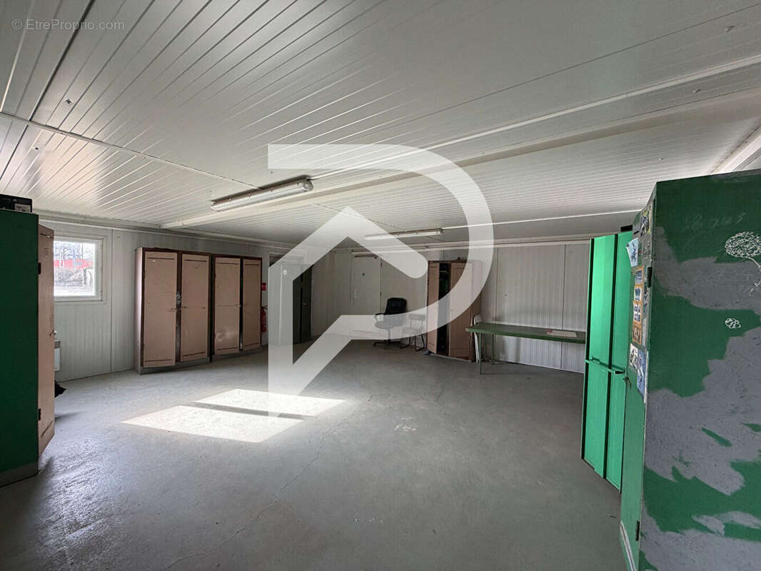 Hangar industriel LACQ 880 m² - photo 8