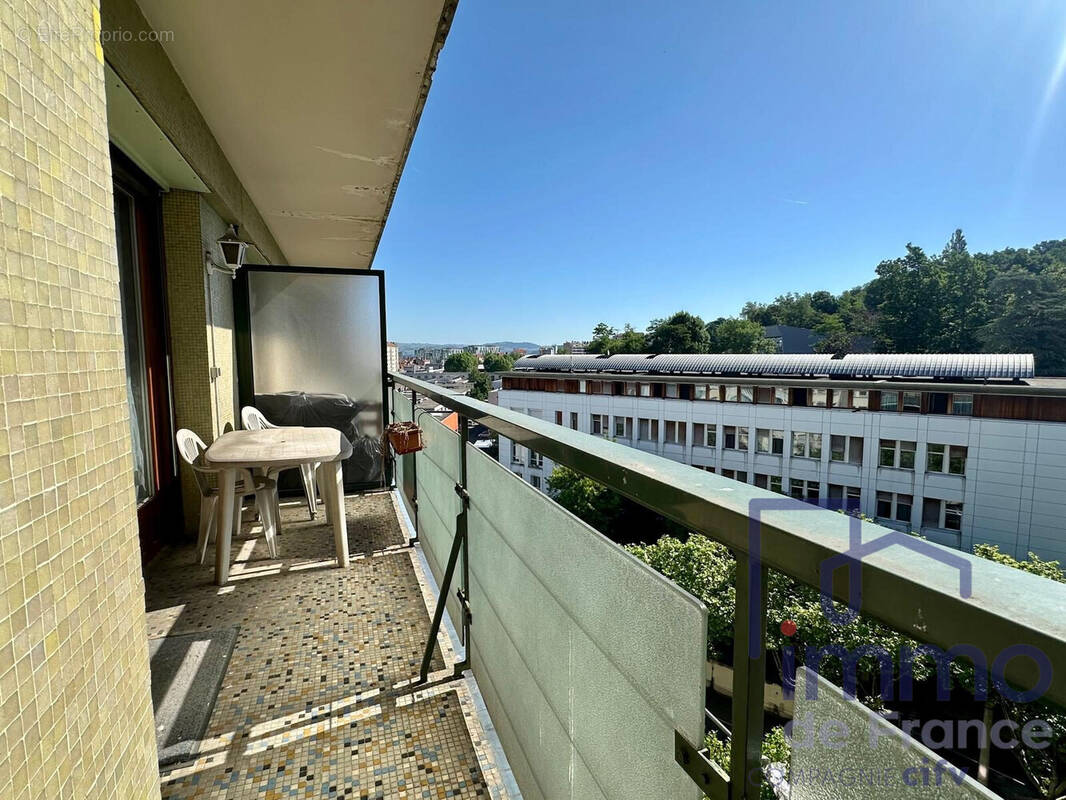 Appartement à SAINT-ETIENNE